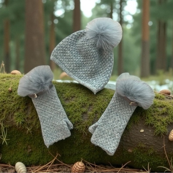 Portolano Cashmere & Fox Trim Hat & Glove Set - Picture 3 of 6
